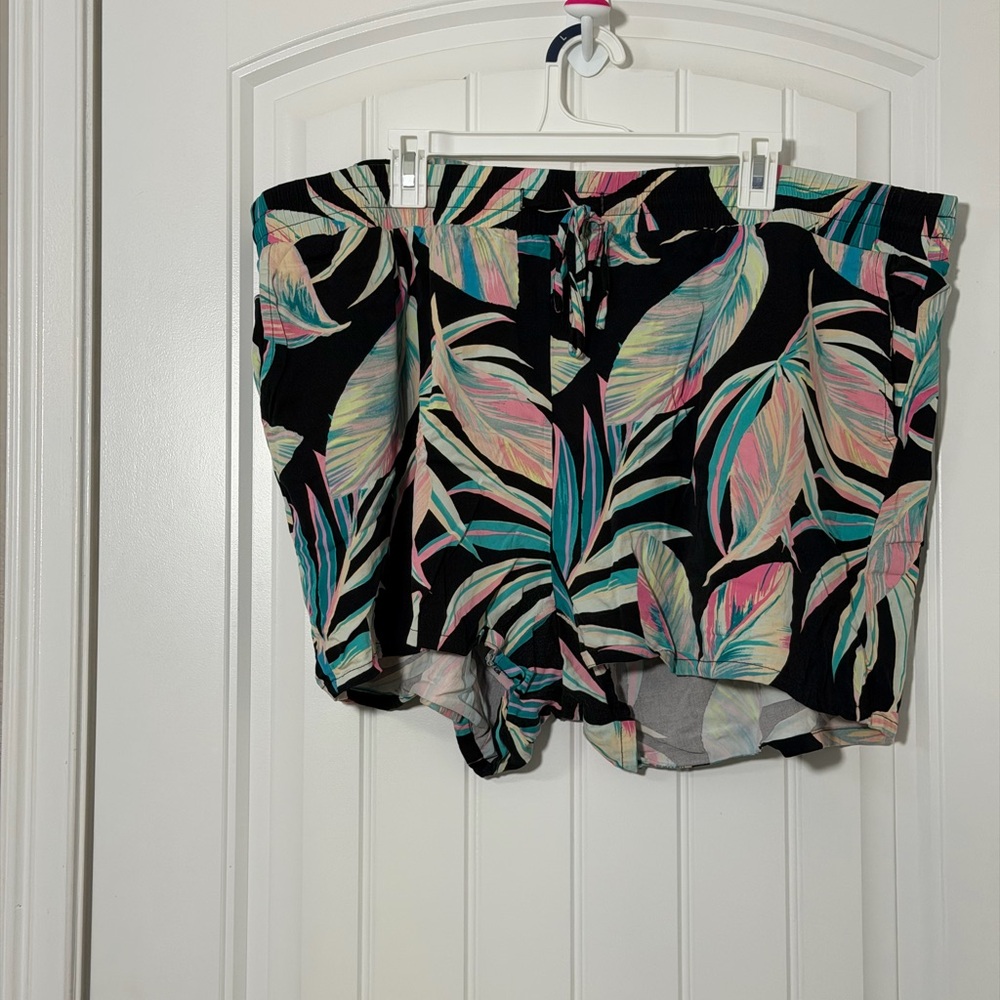 torrid Black Shorts with Teal Pink and Cream Tropical Leaf Print 4